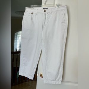 Liz Claiborne natural Audra capris. 16W GUC